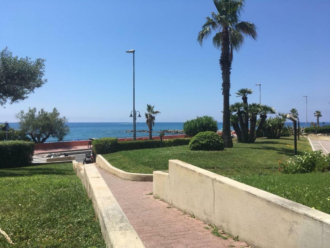 Mare 3 Apartment Ventimiglia Exterior foto